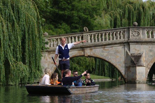 Punting Tour in Cambridge  Private Tours and Travel Guide Europe London CITY Cambridge Destination Tour