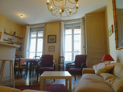 L'appartement est très agréable à vivre, avec sa cuisine ouverte sur une grande  Marseille, France Appartement de charme au centre de Lyon Entire rental unit vacation rental 42420911