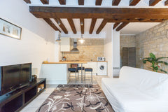 A very quiet, 70m2 private and independent apartment, in a 17th century building Paris, France Paris 5th. Latin Quarter Private room in rental unit vacation rental 2480916