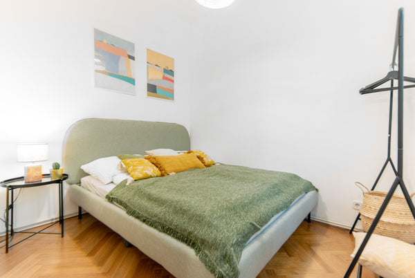 This bright apartment is a great option for a traveling group of 6 people.  ⍟King bed home, 2 bed rooms⍟ High Speed Wifi Entire rental unit vacation rental 642528811914953951