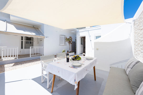 Recently renovated light self Studio with a sunny courtyard. Is located in a qui  LITHOS - Paros studio Entire rental unit vacation rental 28881109