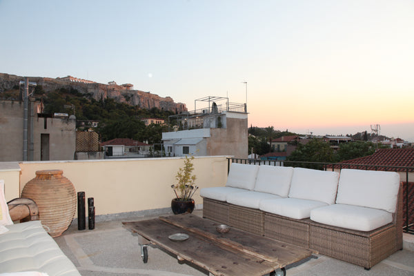 Large, two storey penthouse in the heart of Plaka with great views!<br /><br />< Athens, Attica, Greece Two storey penthouse in Plaka with Acropolis views Entire rental unit vacation rental 38280879