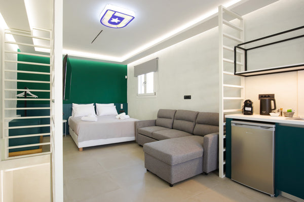 DORADO ACCOMODATION is a completely renovated (last renovation 2021), luxury com Iraklio, Greece DORADO ACCOMODATION-Penthouse with terrace & BBQ Entire rental unit vacation rental 51179648