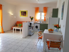 Eine von den 2 zu vermietenden Apartments im Haus. Größe 60 qm - in der 1. Etage Greece Rhodos-Stadt-moderne Wohnung Nr 3- in Strandnähe Entire rental unit vacation rental 32519273