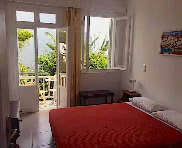 Double room with balcony equipped with 1 double bed, AC, TV, WIFI, refrigerator, Greece Double room with balcony  in Mykonos town Room in hotel vacation rental 27987384