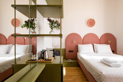 Luxurious suites in the heart of the old town<br /><br /><b>The space</b><br />D London, United Kingdom Deluxe double room Room in boutique hotel vacation rental 51415790