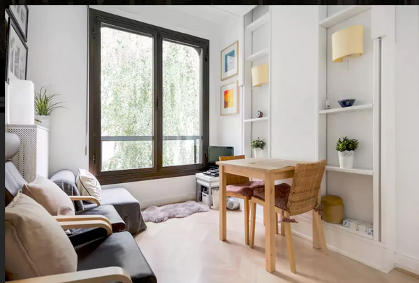 Very private, on an inner romantic garden, remains of an old castle. Our place i Neuilly-sur-Seine, France Romantic Garden view near Champs-Elysées Entire rental unit vacation rental 20291987