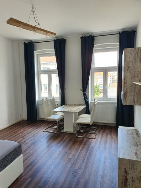 Dies schöne, neu renovierte Wohnung befindet sich im Bezirk Ottakring. Aufgrund  Wasserlosen, Germany Schicke Einzimmerwohnung im 16. Entire condo vacation rental 50063735