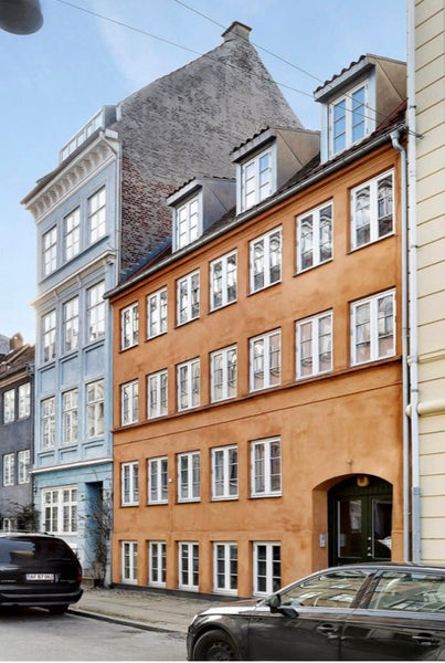 Enjoy easy access to everything from this perfectly located home base. Copenhagen, Denmark Central 1 Bedroom apartment. Entire condo vacation rental 625877478673641219