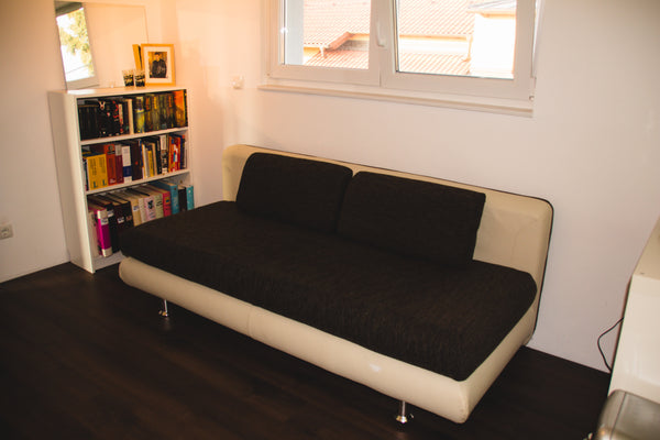 The house with garden and pool is placed in a residential quiet neighborhood. Wi Vienna, Austria nice little room with garden and pool Private room in home vacation rental 22577404