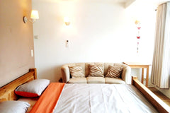 L'appartement est situe a quelques minutes de la Gare du Midi et a un quart d'he Brussels, Belgium Room with private bathroom in superbe appartment Private room in rental unit vacation rental 51405837