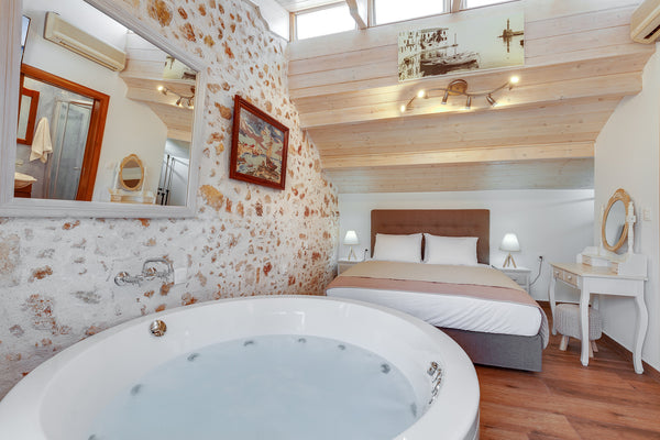 ''Hamam Suites Portou'' is a small authentic treasure at the heart of the Old Ve Kalami, Greece Luxury Suite with Private Jacuzi in the old Town!! Room in aparthotel vacation rental 44946143