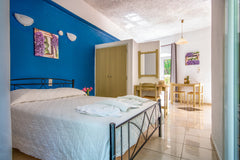 Fully-equipped studio. Outside, 2 sun terrace with garden views. Stavros is real Royal Tunbridge Wells, United Kingdom Studio apartment by the sea Entire condo vacation rental 29867775