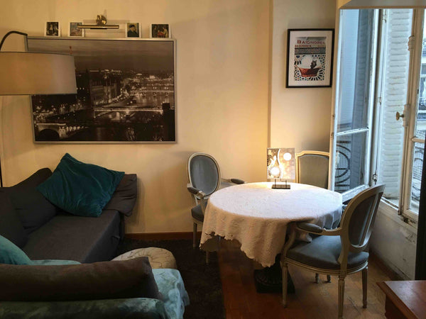Apartment located on Avenue des Champs Elysées. 3 min from subway Metro 1 (Frank Paris, France 35m² - Avenue Champs Elysées - 4 people Entire rental unit vacation rental 18627010