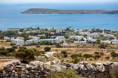 Sinds 2017 zijn wij de trotse eigenaren van dit appartement. Het bevind zich aan Ursem, Netherlands Zeezicht Paros Drios, Greece. Gehele woning. Entire rental unit vacation rental 15111831