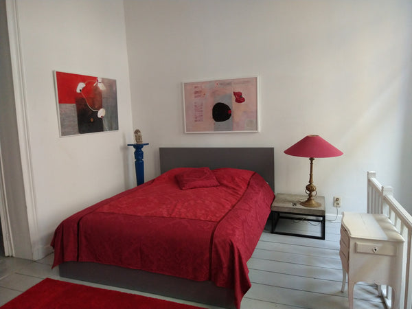 Cet hébergement de charme offre un accès facile aux boutiques et restaurants pop Ixelles, Belgium Rue calme, proche centre-ville et des transports Private room in bed and breakfast vacation rental 709846992511270762