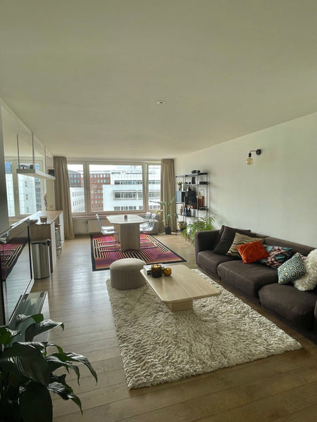 Deze stijlvolle accommodatie is perfect voor een koppel dat de stad Antwerpen wi  Ruim Appartement regio Eilandje - Antwerpen Entire condo vacation rental 680889950682959614