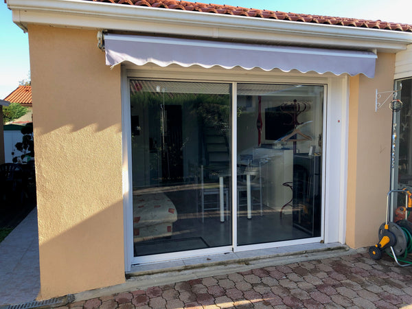logement situé a St Medard en jalles dans un lotissement calme,centre commercial  STUDIO CALME POUR LOISIRS OU TRAVAIL Entire rental unit vacation rental 40225701