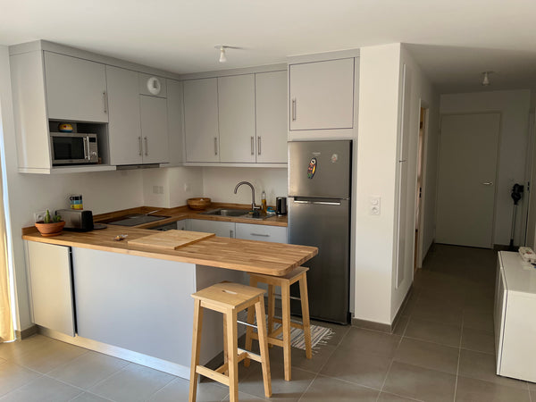 Appartement proche Garonne et dupont Chaban Delmas. A deux pas des Chartrons, ba Paris, France Appartement au calme et à deux pas de la Garonne. Entire rental unit vacation rental 620219156665990979