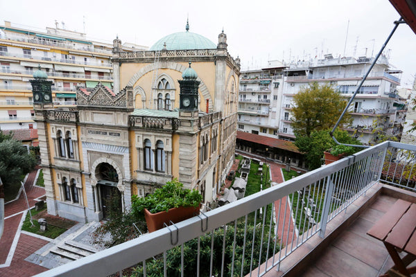 A completely renovated apartment, in the center of Thessaloniki, in the safest a Kozani, Greece Cozy flat in city center overlooking Yeni Mosque Entire condo vacation rental 53100667