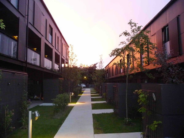 Moderne rækkehus fra 2012 i et roligt og familievenligt kvarter. Hyggelig have m Copenhagen, Denmark Moderne og hyggeligt rækkehus i København Entire townhouse vacation rental 53303072