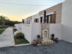Tο συγκρότημα Olivar Suites βρίσκεται στον κόλπο του Κουρεμένου, μόλις 50μ. από  Palekastro, Greece Olivar Suites Entire rental unit vacation rental 649283764159274717