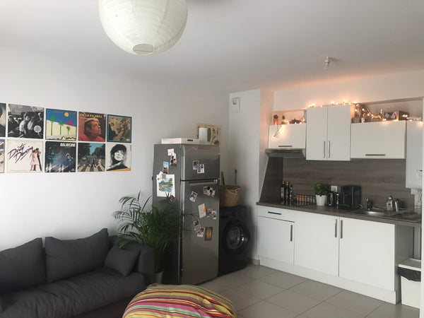 Appartement cosy au cœur d’une résidence calme du 8e arrondissement dans le quar Lyon, France Appartement Cosy centre de Lyon avec grand balcon Entire rental unit vacation rental 43773208