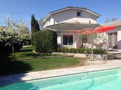 Agréable Villa disposant d'une piscine chauffée et d'un studio indépendant. Situ Gradignan, France Villa avec piscine chauffée Entire villa vacation rental 5024219
