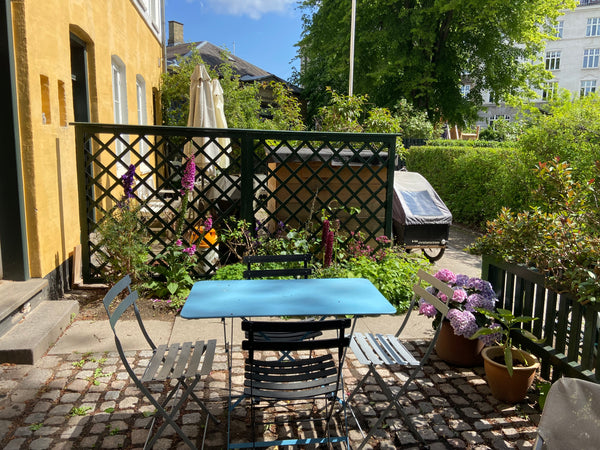 Unique ground floor apartment with direct door to a little private garden. The a  Appartment with garden in Brumleby on Østerbro Entire rental unit vacation rental 637498931636385755