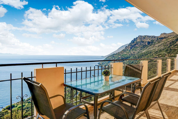 This apartment is in the Voukolies region of Crete in Greece, it can accommodate Zürich, Switzerland Seaview Studio, 5 pers. panoramic seaview in beautiful setting Entire rental unit vacation rental 19129654
