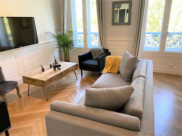 Appartement ancien typiquement Lyonnais rénové en 2021. Il est idéalement situé  Lyon, France ❤Presqu'île au fil de l'eau (Hypercentre de Lyon)❤ Entire rental unit vacation rental 49409930
