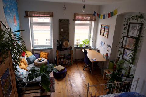 Colourful room with beautiful wooden floor and lots of plants! There's a big bed Austria Cozy room close to city center! Private room in rental unit vacation rental 6341294