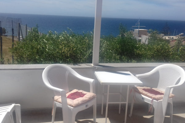 Furnished rooms in a  decor style in Greek style<br /><br /><b>The space</b><br   There is a very nice garden with lots olive Cycladic home vacation rental 34533721