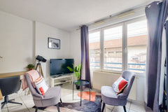 Enjoy a pleasant stay in a studio located in one of the widest avenues of the 3r  Superb cosy flat for two people Entire condo vacation rental 686616208916306585