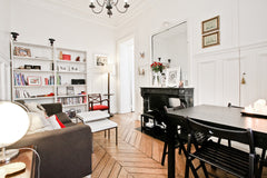 <b>The space</b><br />Beautiful parisian style flat in animated and central area Paris, France Nice & comfy central 1 bedroom flat Entire rental unit vacation rental 1205304