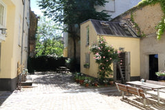 A totally unique city-summerhouse right in the center of Copenhagen, in the lovl Copenhagen, Denmark Unique courtyard house right in the center! Tiny home vacation rental 43977134