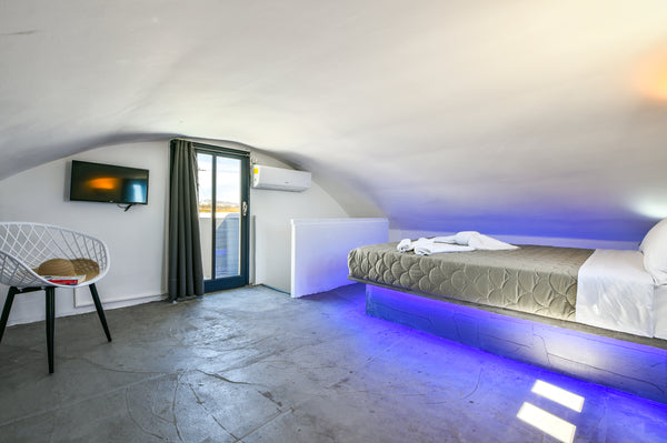 A brand new big  luxury  spacious suite  (1st  &  2nd floor,  40 m*2) with a big Greece Suite A Entire rental unit vacation rental 32393881