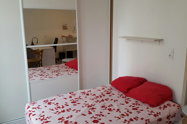 Studio idéalement placé entre la Part Dieu et Bellecour, sur les lignes B et D   Lyon, France studio très fonctionnel et idéalement placé Entire rental unit vacation rental 24761565