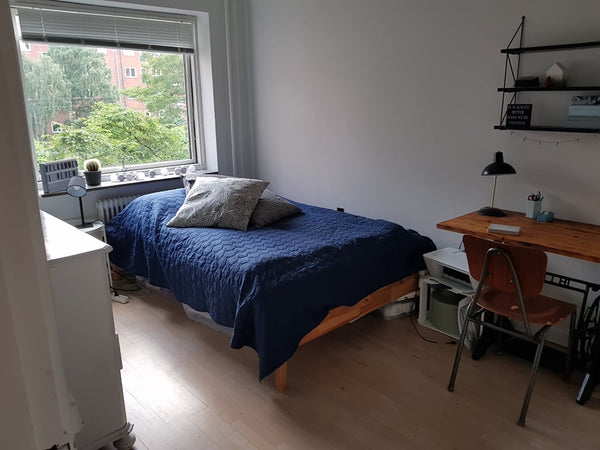 Our apartment is placed in a cozy area, 20 min. away from the citycenter. It's c Copenhagen, Denmark Nice apartment with balcony close to citycenter Entire rental unit vacation rental 20756881