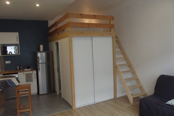 Pour vos séjours professionnels ou privés, profitez de ce studio tout confort  d Bordeaux, France Studio tout confort à 2 pas de l'hyper centre Entire rental unit vacation rental 48599402