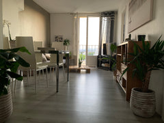 Petit appartement cosy à partager avec moi la plupart du temps. Je suis sportive Lyon, France Collocation petit séjour Private room in rental unit vacation rental 44049882