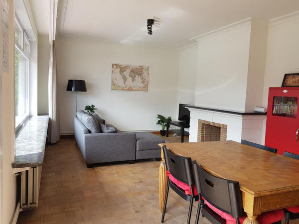 Spacious apartment with terrace close to the centre of Ghent. Only a few minutes Ypres, Belgium Spacious apartment with terrace. Entire rental unit vacation rental 10831917