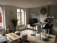 Charmant et moderne 2 pièces de 40 m², idéalement situé au cœur du quartier de l Sathonay-Village, France Appartement cosy rénové au cœur de la Croix-Rousse Entire rental unit vacation rental 28946076