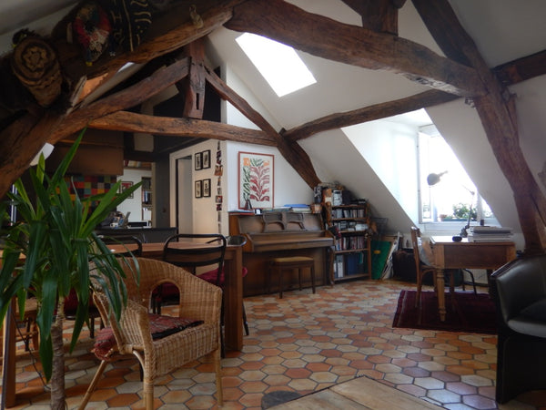 My accommodation is close to the Pompidou Center, Notre Dame. You will enjoy the Paris, France Nice appartment in the Marais (4/6 pers.) Entire rental unit vacation rental 14289583
