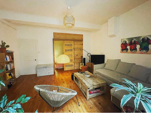 Je vous accueille dans mon appartement cozy et spacieux au cœur du quartier très Lille, France Appartement plein centre Entire rental unit vacation rental 689080737313041652