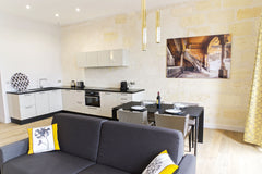 COMPLETELY RENOVATED APARTMENT IN MAY 2017!<br />Fantastic fully furnished 72 sq Bordeaux, France Luxe - Elegant 72m2 with stunning view + parking Entire rental unit vacation rental 18780280