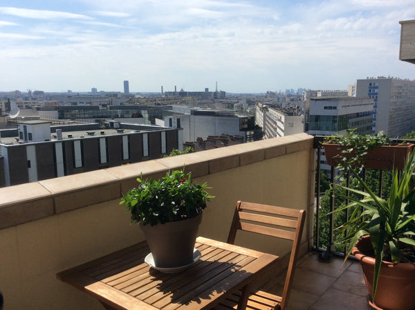 Pratiquement au pied  de la station de métro DAUMESNIL (12° arrondissement)<br / Paris, France Chambre calme, parfaite pour télétravail et repos Private room in rental unit vacation rental 571447