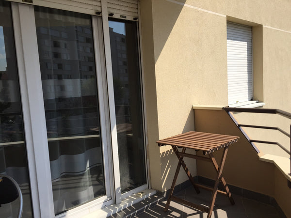 Logement situé à 20 minutes du centre ville, de la gare Part-Dieu et de Perrache Lyon, France Appartement au calme Entire rental unit vacation rental 8564975