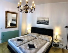 Die Suite ist im ersten Stock (kein Aufzug) in einem wunderschönen generalsanier Vienna, Austria "City Hall" Romantic Junior Suite+ Aircondition Entire rental unit vacation rental 21320310