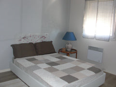 <b>License number</b><br />330630064506B Bordeaux, France T2 Résidence Chartrons Entire condo vacation rental 41578075